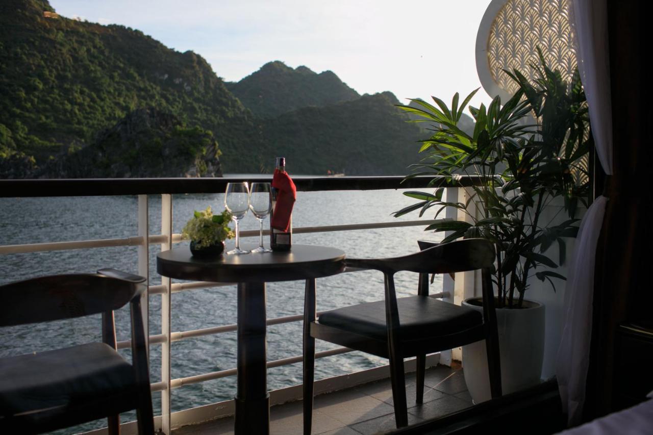 V'Spirit Cruise Hotel Ха Лонг Екстериор снимка