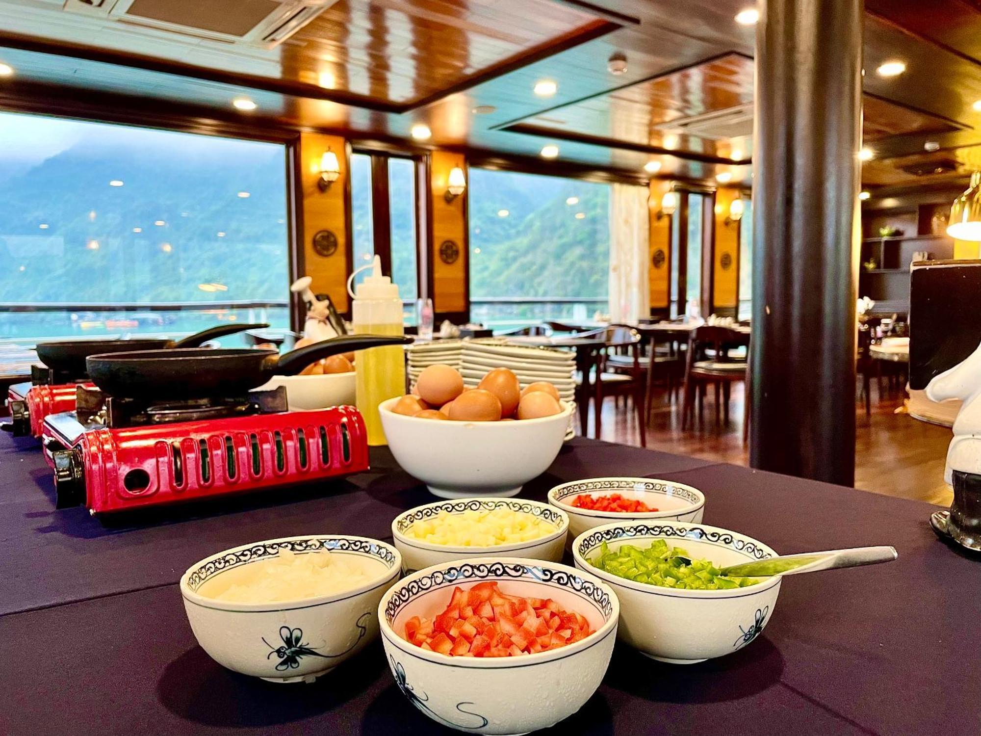 V'Spirit Cruise Hotel Ха Лонг Екстериор снимка