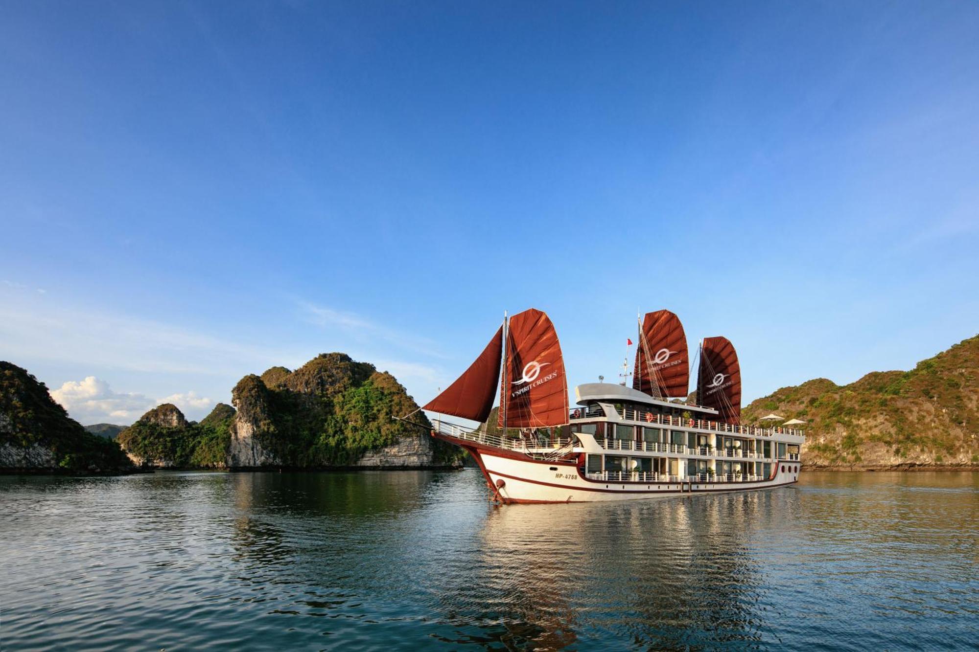 V'Spirit Cruise Hotel Ха Лонг Екстериор снимка