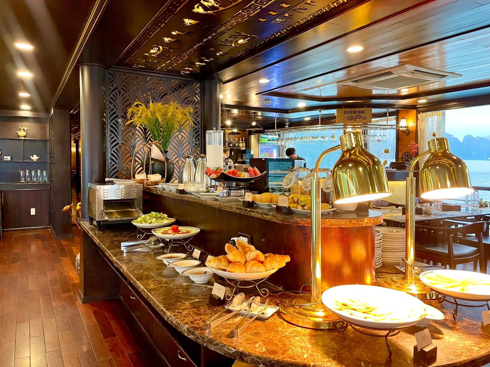 V'Spirit Cruise Hotel Ха Лонг Екстериор снимка