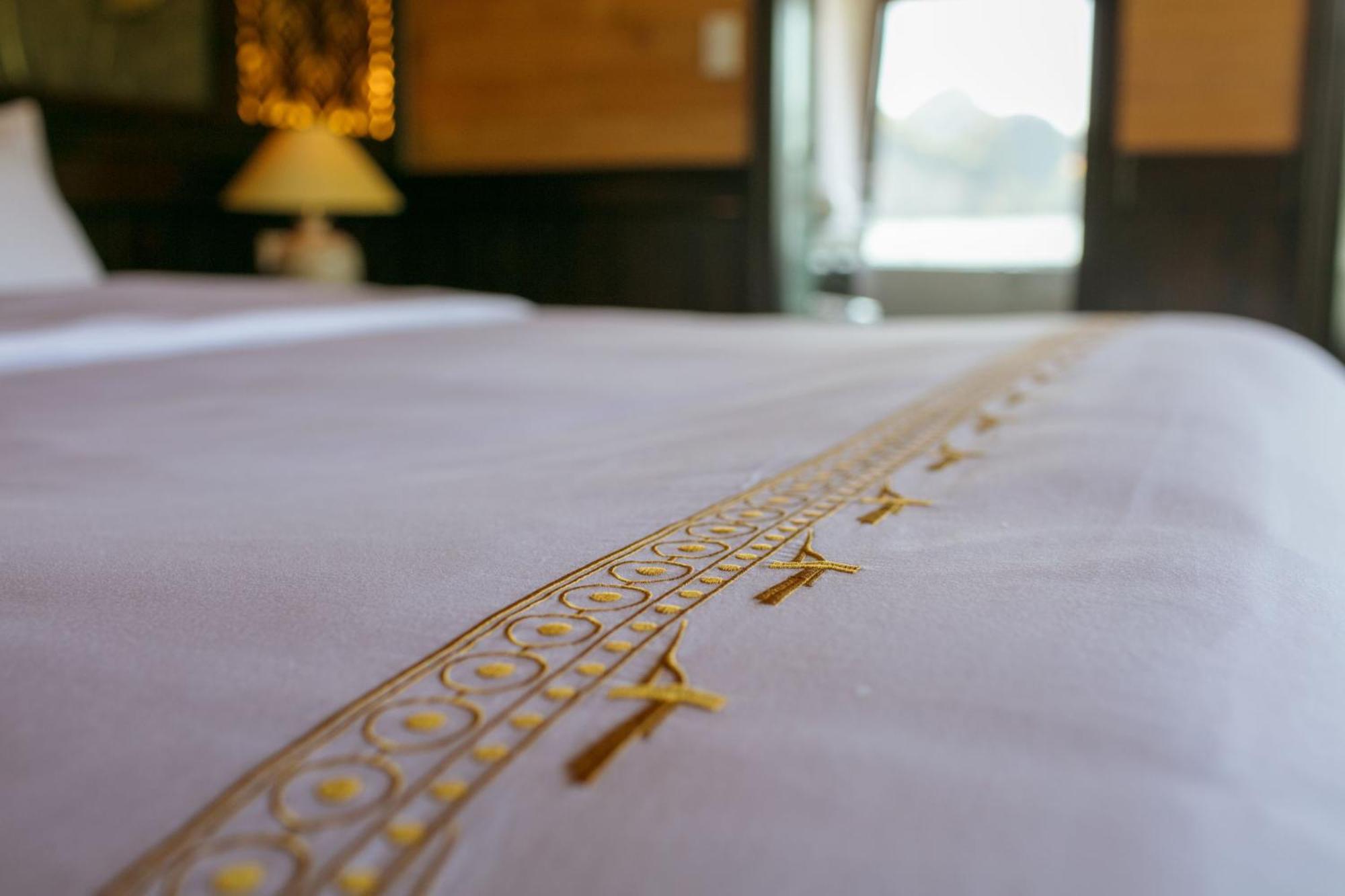 V'Spirit Cruise Hotel Ха Лонг Екстериор снимка