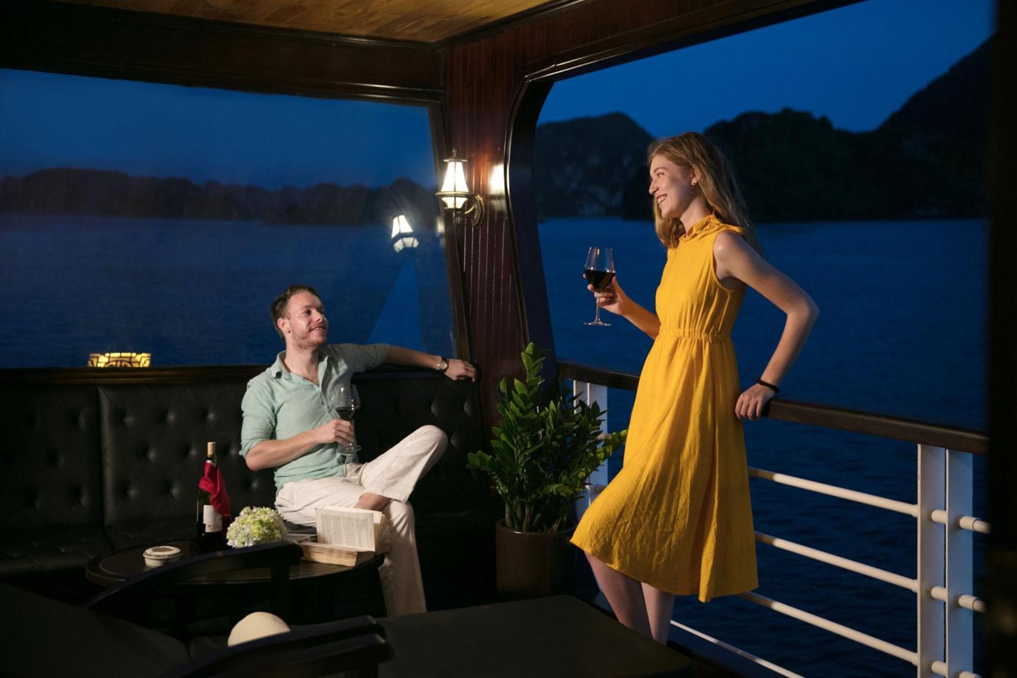 V'Spirit Cruise Hotel Ха Лонг Екстериор снимка