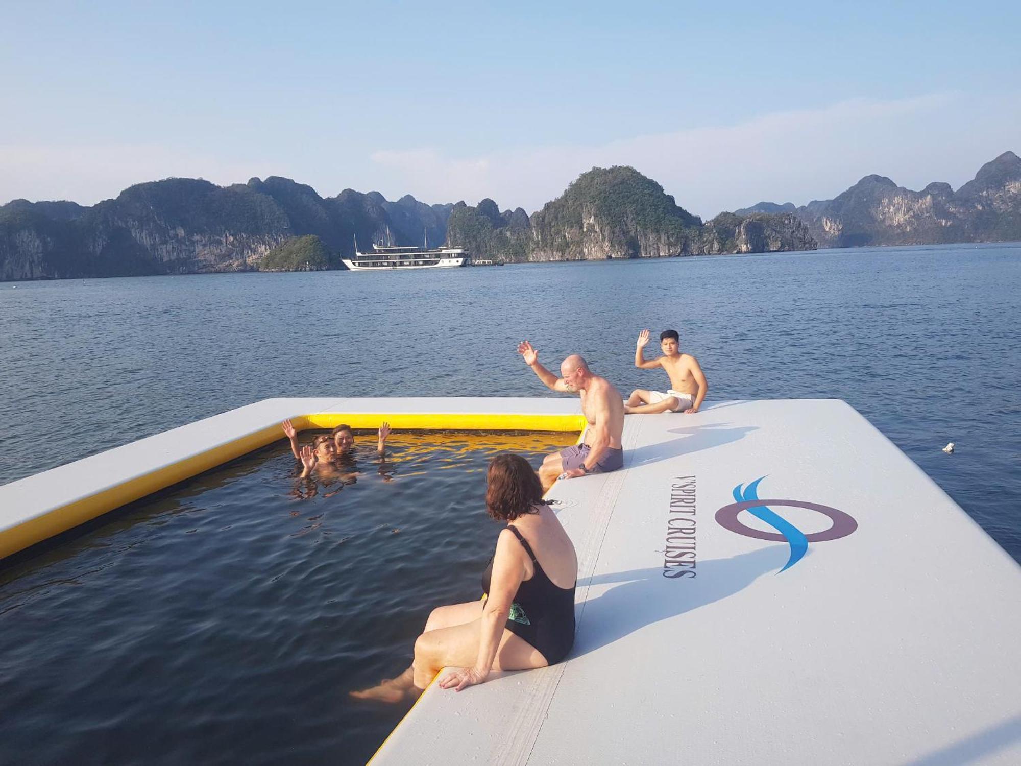 V'Spirit Cruise Hotel Ха Лонг Екстериор снимка